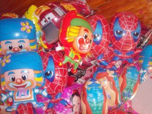 Balões metalizados para festas de tido tipo.